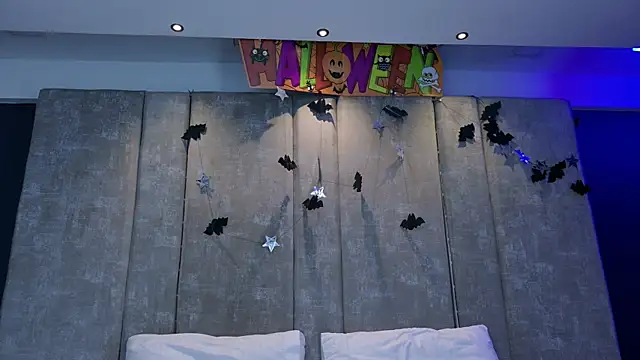 Amareto  online show from 10-25-25, 10:47