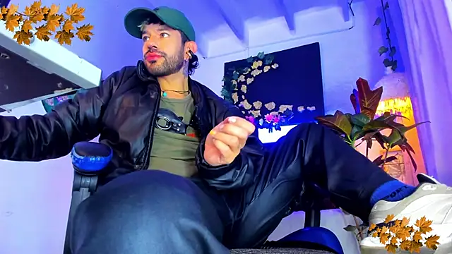 LatinMilk  online show from 11-11-25, 11:09