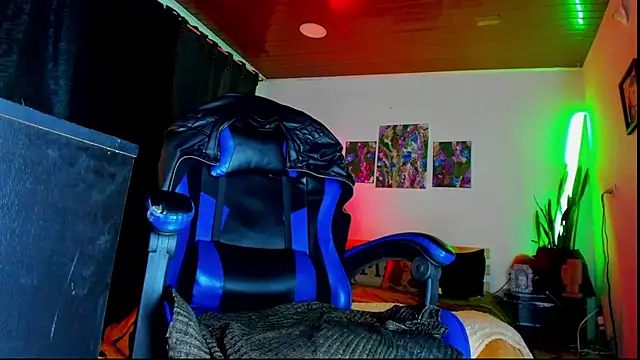 LatinMilk  online show from 02-21-26, 11:29