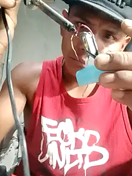 Snapshot of Moreno1813 chatting on 03-18-25, 02:29 Moreno1813 online show from 03-18-25, 02:29