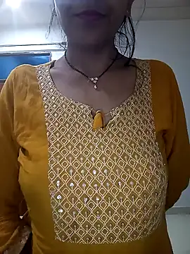 Snapshot of Hot-Shivani chatting on 01-16-25, 03:56 Hot-Shivani online show from 01-16-25, 03:56