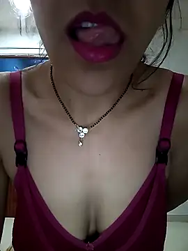 Snapshot of Hot-Shivani chatting on 01-12-25, 01:32 Hot-Shivani online show from 01-12-25, 01:32