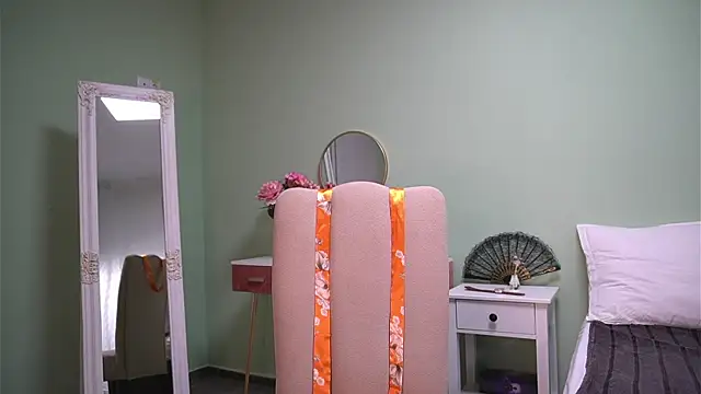 HaileyMoonn online show from 10-28-25, 03:29