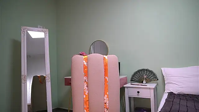 HaileyMoonn online show from 10-29-25, 04:11