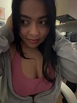 Snapshot of PetitLumiere chatting on 01-02-25, 02:00 PetitLumiere online show from 01-02-25, 02:00