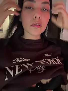 Snapshot of PetitLumiere chatting on 01-19-25, 02:36 PetitLumiere online show from 01-19-25, 02:36