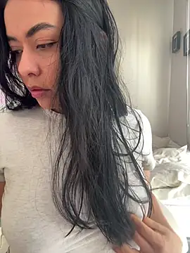 Snapshot of PetitLumiere chatting on 02-02-25, 09:56 PetitLumiere online show from 02-02-25, 09:56