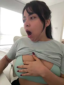 Snapshot of PetitLumiere chatting on 03-07-25, 12:34 PetitLumiere online show from 03-07-25, 12:34