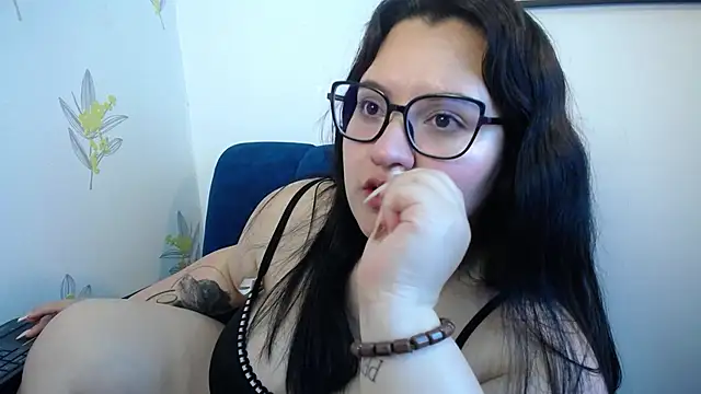 Snapshot of dannarossy_ chatting on 02-20-25, 03:52 dannarossy online show from 02-20-25, 03:52