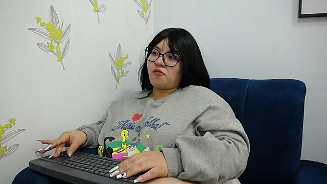 Snapshot of dannarossy_ chatting on 03-13-25, 02:12 dannarossy online show from 03-13-25, 02:12