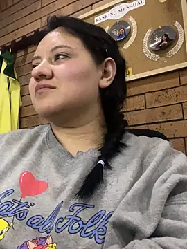 Snapshot of dannarossy_ chatting on 10-17-25, 05:11 dannarossy online show from 10-17-25, 05:11