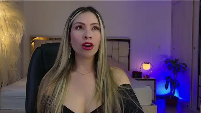 Ammy Castro online show from 11-19-25, 10:21