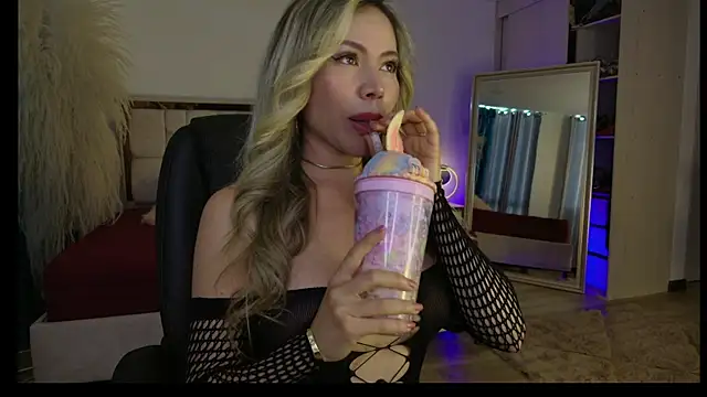 Ammy Castro online show from 07-27-26, 10:28