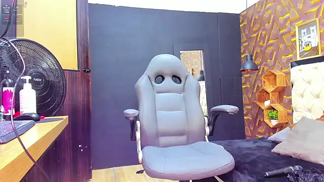 deyy madissonn online show from 02-12-25, 07:02