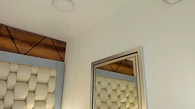 Snapshot of Helleamazing chatting on 09-12-25, 04:56 Helleamazing online show from 09-12-25, 04:56