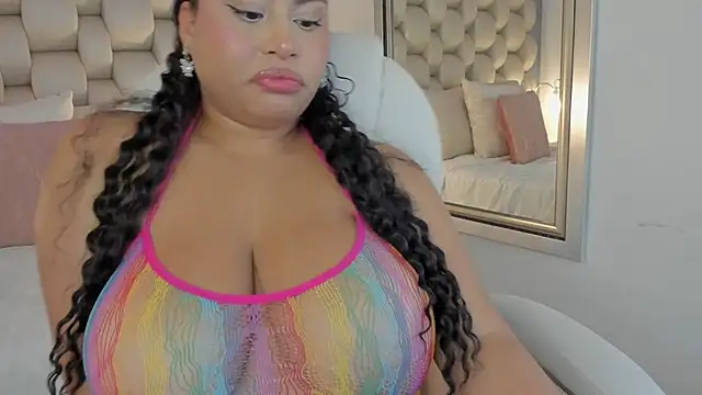 Snapshot of Helleamazing chatting on 03-19-25, 04:36 Helleamazing online show from 03-19-25, 04:36