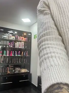 Juliana Saenzz online show from 03-22-25, 03:42