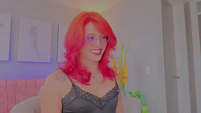 Juliana Saenzz online show from 11-17-25, 04:44