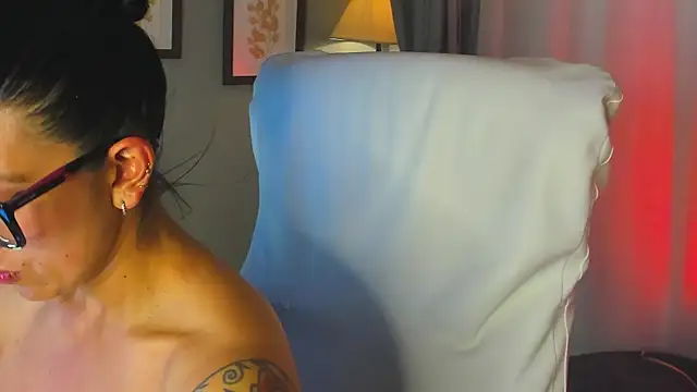 kira moon   online show from 02-10-26, 08:19