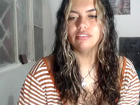 Snapshot of sweetkitty_16 chatting on 09-26-25, 08:05 sweetkitty 16 online show from 09-26-25, 08:05