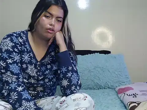 Snapshot of sweetkitty_16 chatting on 04-15-26, 07:29 sweetkitty 16 online show from 04-15-26, 07:29