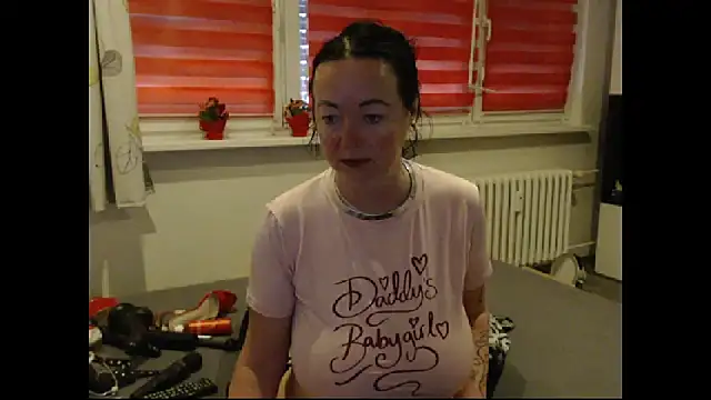 Snapshot of Alexie33 chatting on 05-04-26, 07:33 Alexie33 online show from 05-04-26, 07:33