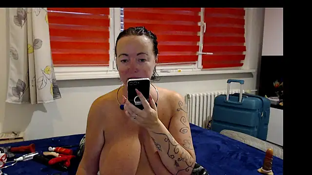 Snapshot of Alexie33 chatting on 06-28-26, 07:14 Alexie33 online show from 06-28-26, 07:14