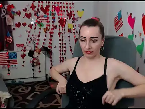 EvelynAngell online show from 02-05-25, 11:44