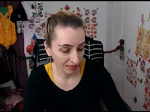 EvelynAngell online show from 10-14-25, 09:32