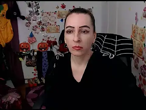 EvelynAngell online show from 10-13-25, 09:22