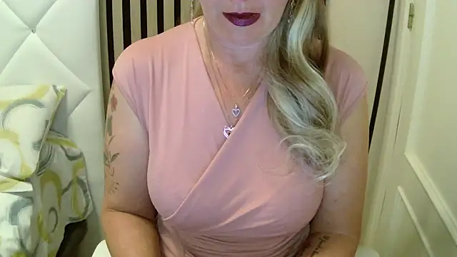 xxNoeliaxx online show from 03-03-26, 08:21