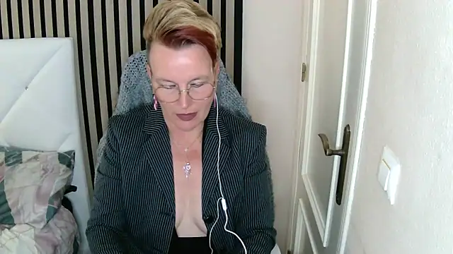 xxNoeliaxx online show from 03-15-25, 07:53