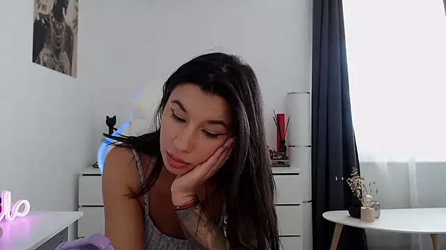 Snapshot of Simply_the_best chatting on 09-19-25, 11:58 Simply the best online show from 09-19-25, 11:58