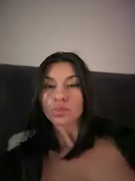 Snapshot of Simply_the_best chatting on 02-17-25, 08:38 Simply the best online show from 02-17-25, 08:38