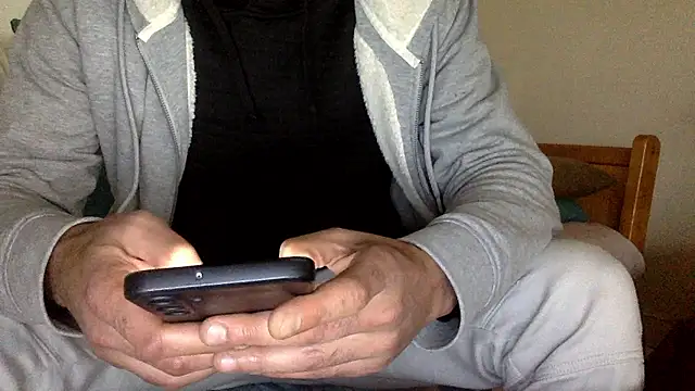 molozeb online show from 10-29-25, 03:44