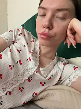 Snapshot of Lisaaa_Alisa chatting on 05-19-26, 04:19 Lisaaa Alisa online show from 05-19-26, 04:19