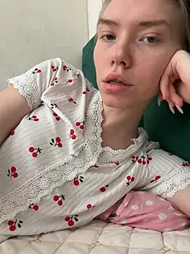 Snapshot of Lisaaa_Alisa chatting on 06-01-26, 04:45 Lisaaa Alisa online show from 06-01-26, 04:45