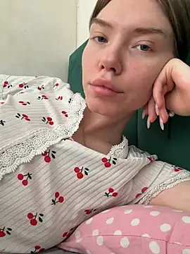 Snapshot of Lisaaa_Alisa chatting on 05-25-26, 04:12 Lisaaa Alisa online show from 05-25-26, 04:12