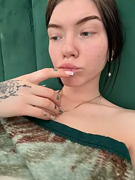 Lisaaa Alisa online show from 04-05-26, 10:11