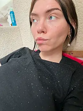 Lisaaa Alisa online show from 04-22-26, 08:21