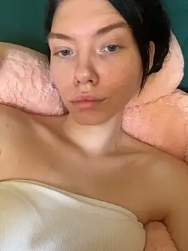 Lisaaa Alisa online show from 10-28-25, 04:13