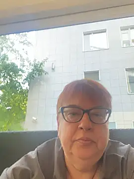 Snapshot of Klio5678 chatting on 06-10-26, 03:35 Klio5678 online show from 06-10-26, 03:35