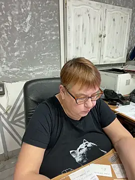 Klio5678 online show from 12-18-25, 07:18