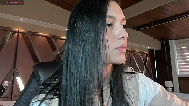Snapshot of carina_rossi chatting on 10-14-25, 12:17 carina rossi online show from 10-14-25, 12:17