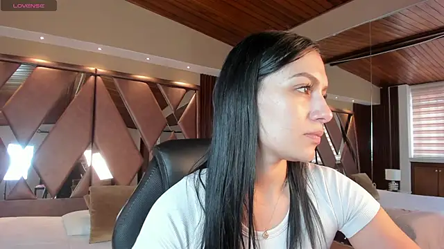 Snapshot of carina_rossi chatting on 10-02-25, 12:41 carina rossi online show from 10-02-25, 12:41