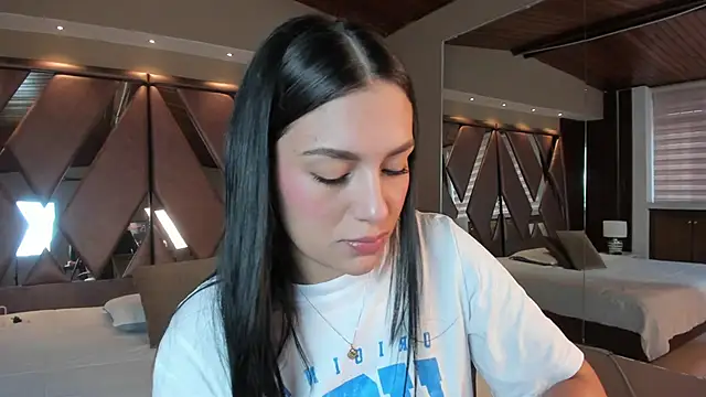 Snapshot of carina_rossi chatting on 10-15-25, 12:24 carina rossi online show from 10-15-25, 12:24