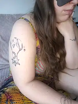 FrancaiseLynne online show from 03-21-25, 05:56