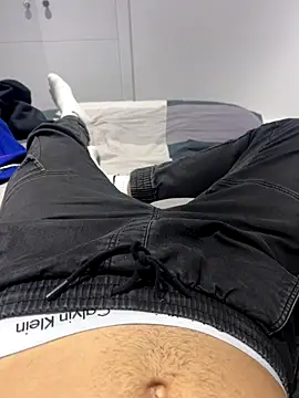 h0rnyguy001 online show from 10-02-25, 10:02