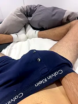 h0rnyguy001 online show from 10-28-25, 07:07