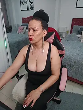 Snapshot of Marie_Mature chatting on 05-28-26, 11:21 Marie Mature online show from 05-28-26, 11:21